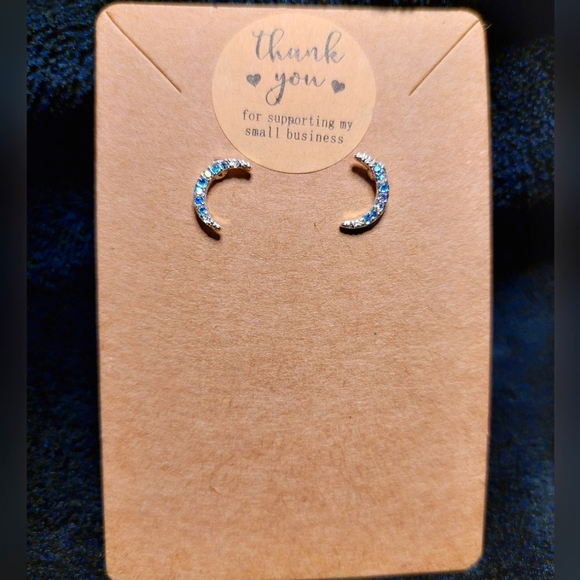 💥 3 for $15! Dainty half moon iridescent earrings - Picture 5 of 5